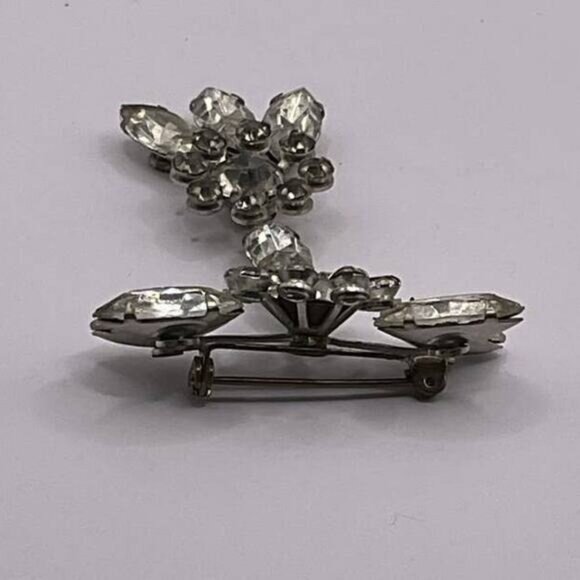Vintage Rhinestone Brooch Pin With Silver-Tone Metal Elegant Floral Design - Picture 3 of 4